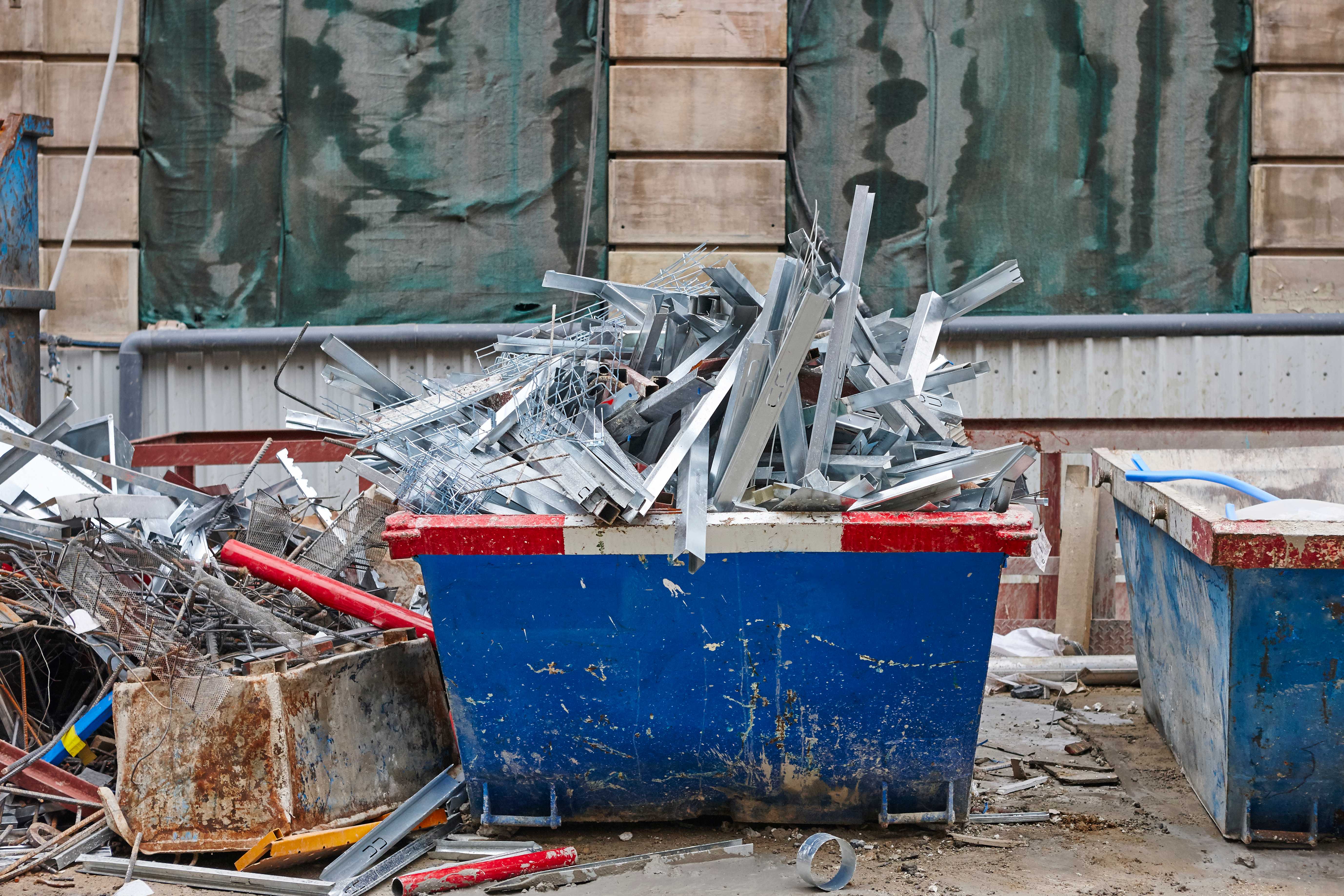 Skip Hire Services in Lindsey Tye
